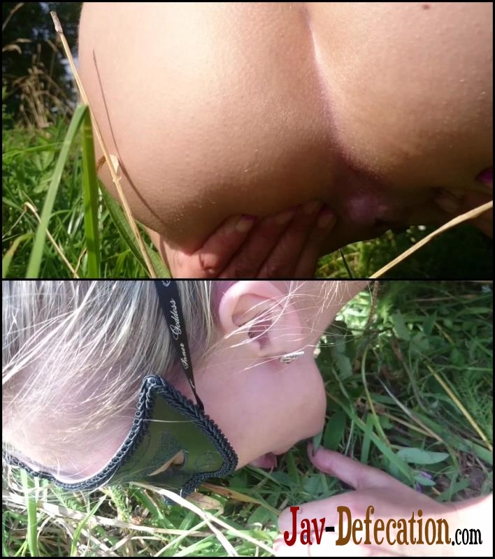 [Special #673] Brown wife shit in field and swallow small shit (2018 | FullHD)