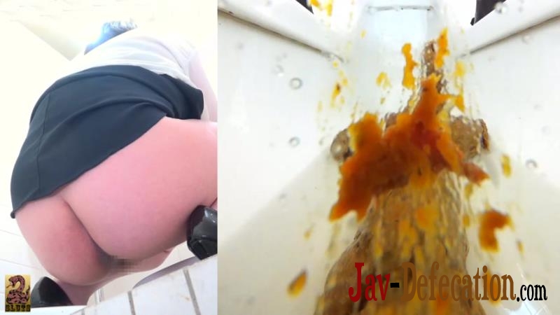 BFSR-149 Pretty woman Covers Her Body with Shit in the Toilet 美しいシャツでたわごと (2019 | FullHD)
